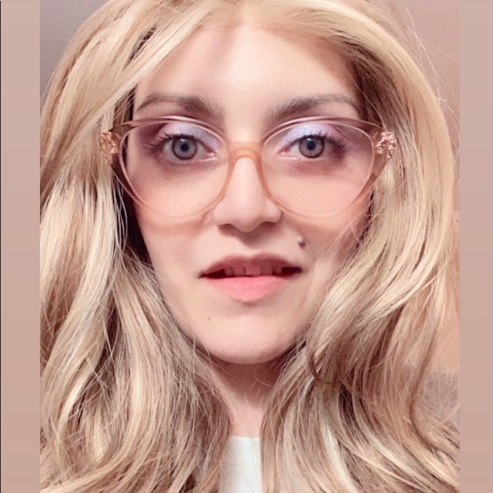 Meet your Posher, Ellie